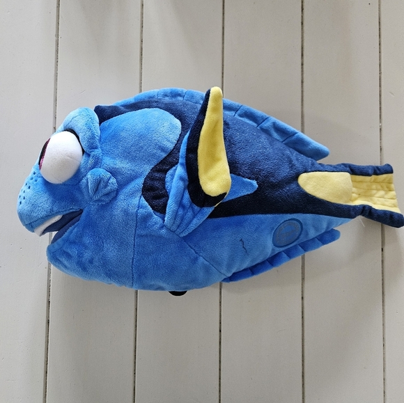 Disney Pixar Finding Nemo Dory Blue Fish Plush Toy - Picture 2 of 5